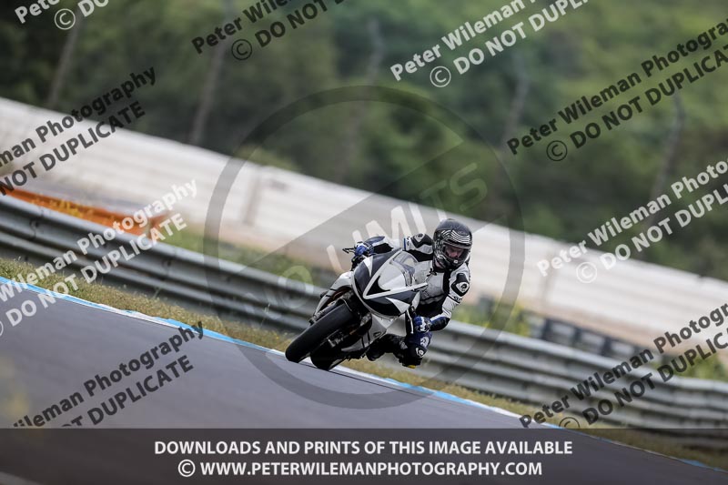 estoril;event digital images;motorbikes;no limits;peter wileman photography;portugal;trackday;trackday digital images